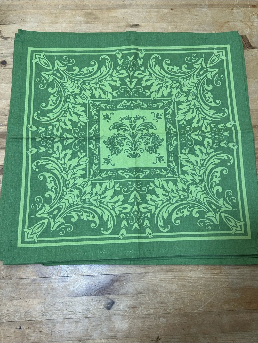 Karen Lee Ballard Sara Green Dinner Napkins X 8